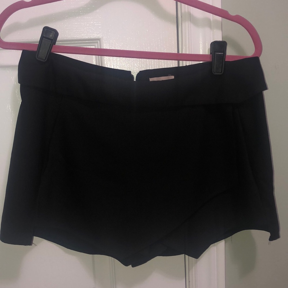 Black envelope skort
